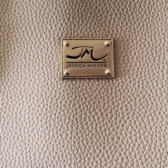 ⭐️Jessica Moore Grey Purse - Picture 6 of 7